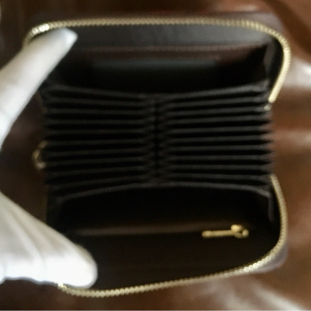 Compact Wallet - Picture 2 of 5
